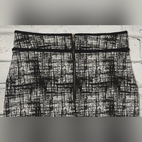 Faith and Joy New York Black & White Grid Pattern Skirt - Picture 7 of 10